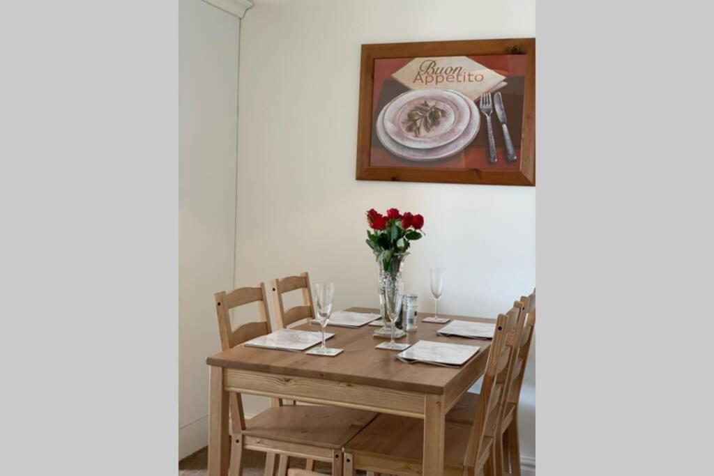 A Charming, Spacious 2 Bedroom Apartment In Lytham Lytham St Annes Extérieur photo