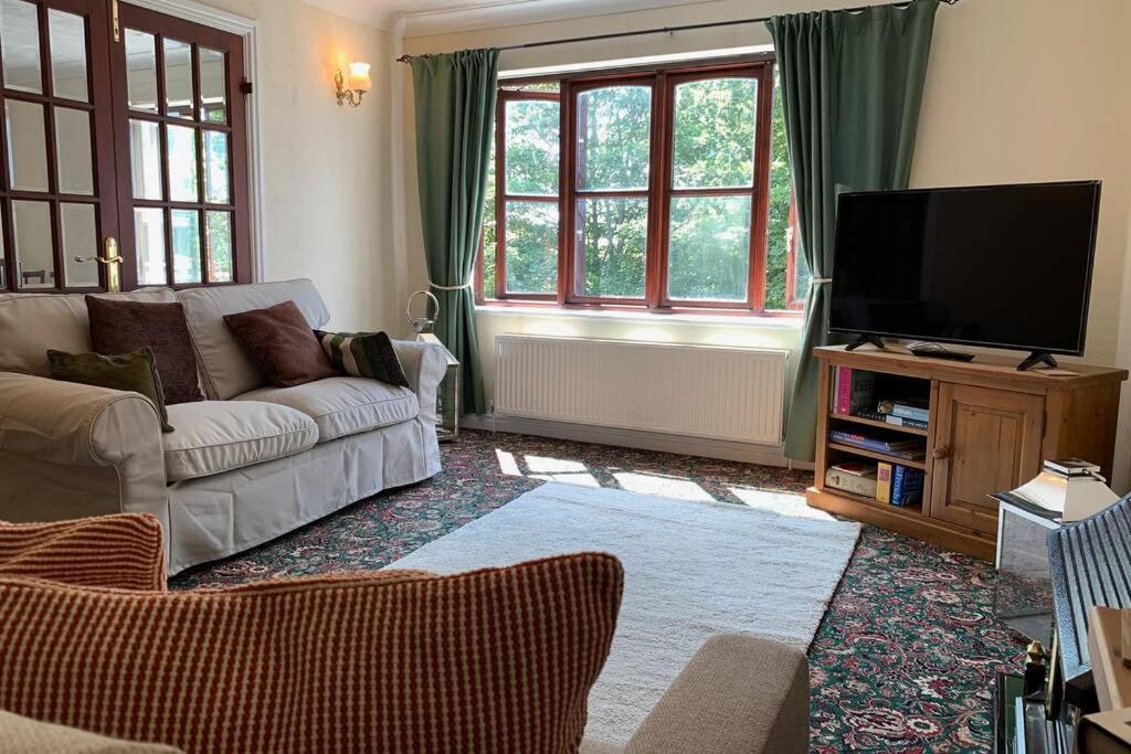 A Charming, Spacious 2 Bedroom Apartment In Lytham Lytham St Annes Extérieur photo